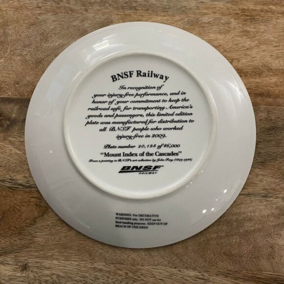 NEW BNSF 2009 "Mount Index of the Cascades" Collector Porcelain Plate - Picture 4 of 9
